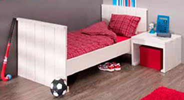 Bed van steigerhout