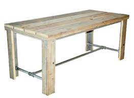 Tafel van steiger buis en steigerplanken.